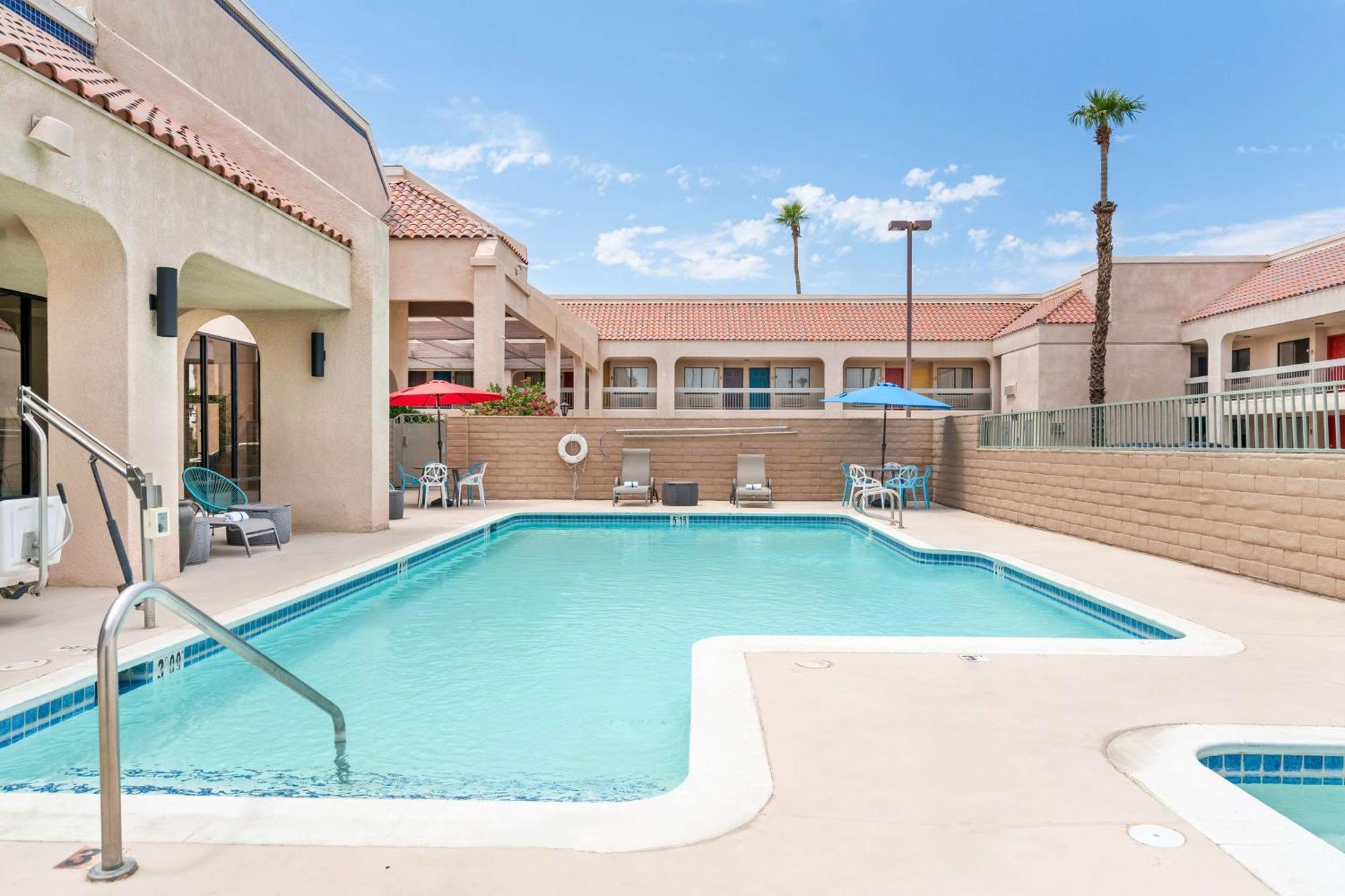 Signature Inn Indio I-10 Exterior photo