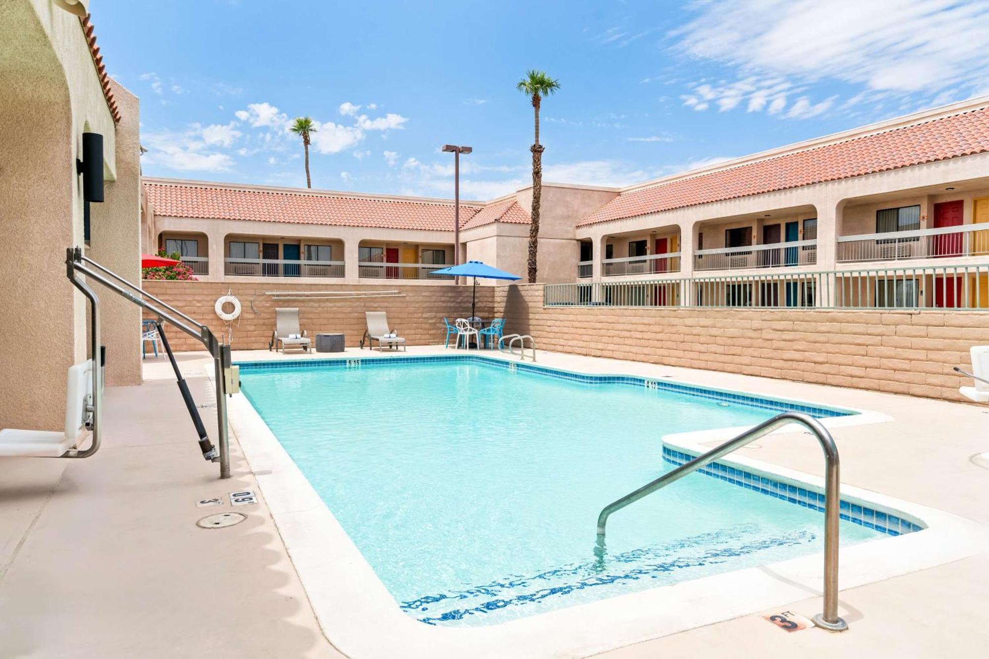 Signature Inn Indio I-10 Exterior photo