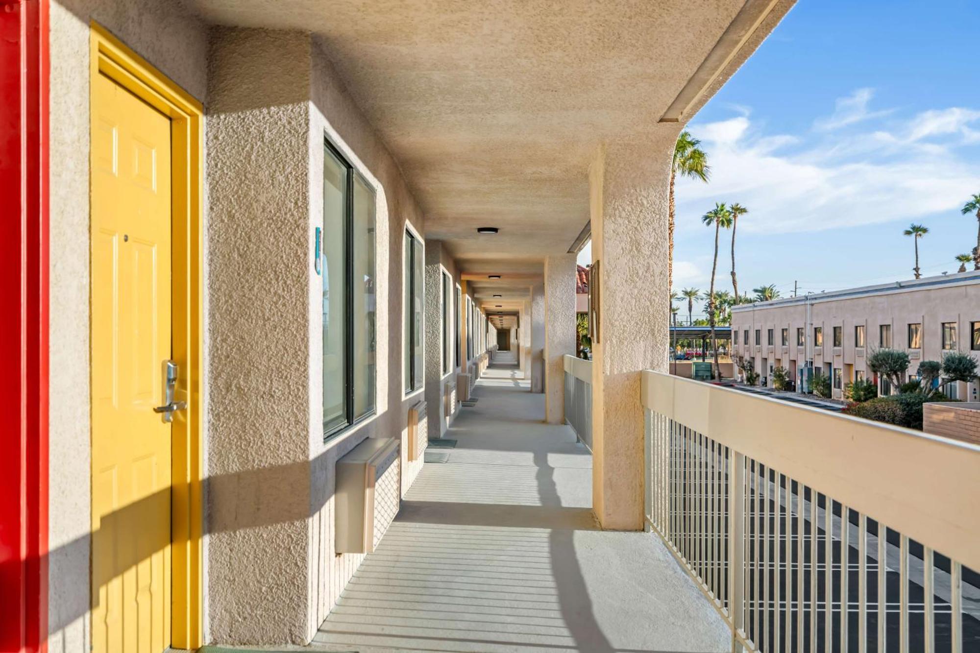 Signature Inn Indio I-10 Exterior photo