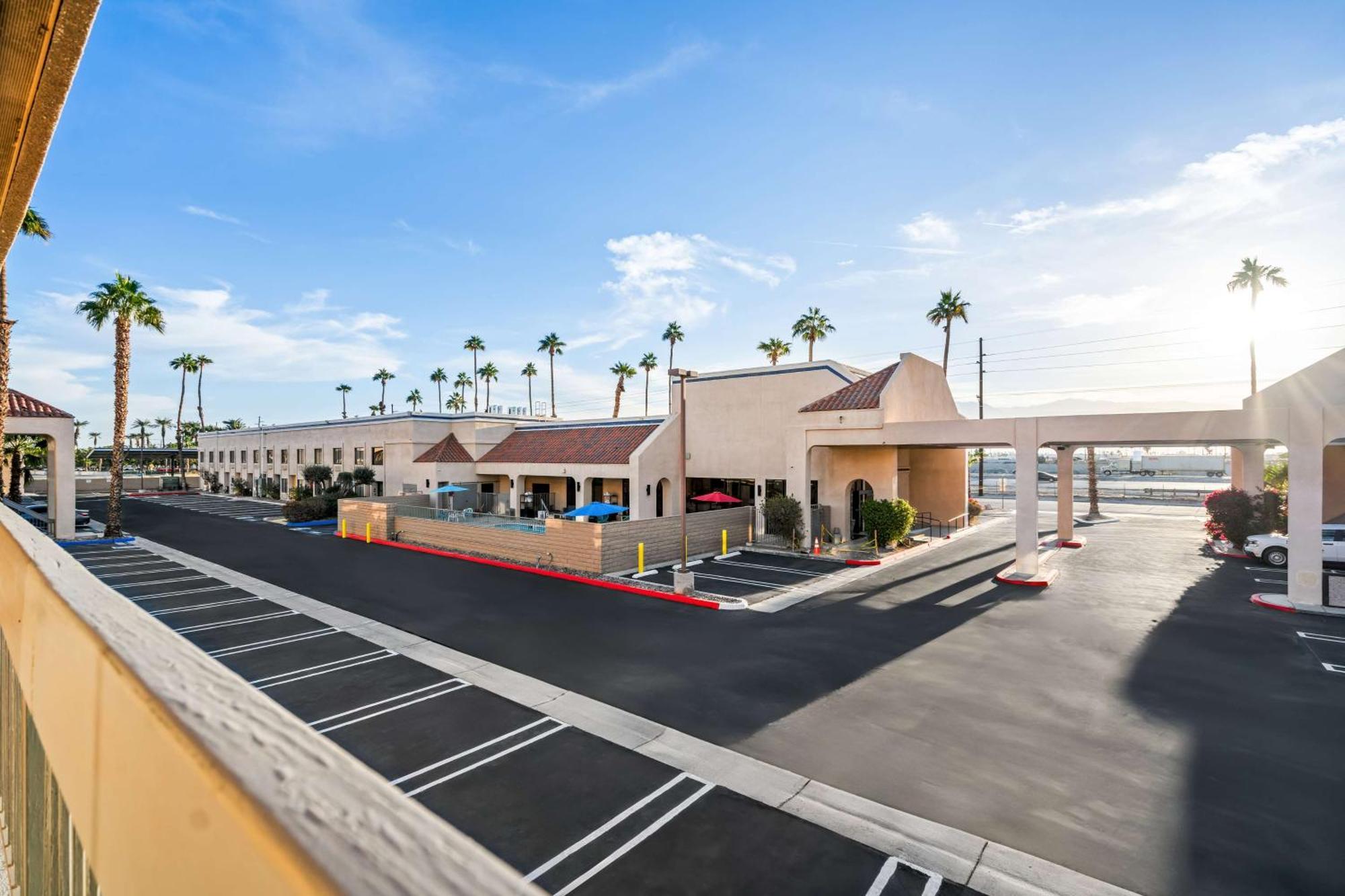 Signature Inn Indio I-10 Exterior photo