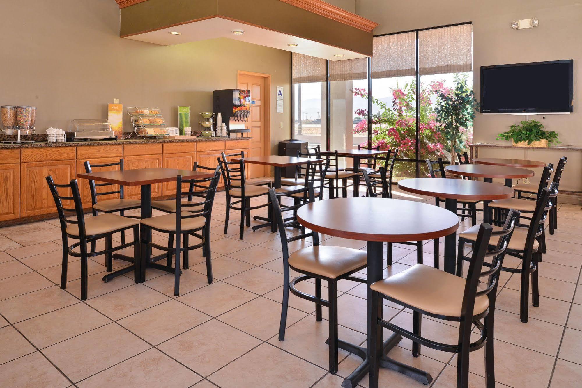 Signature Inn Indio I-10 Exterior photo